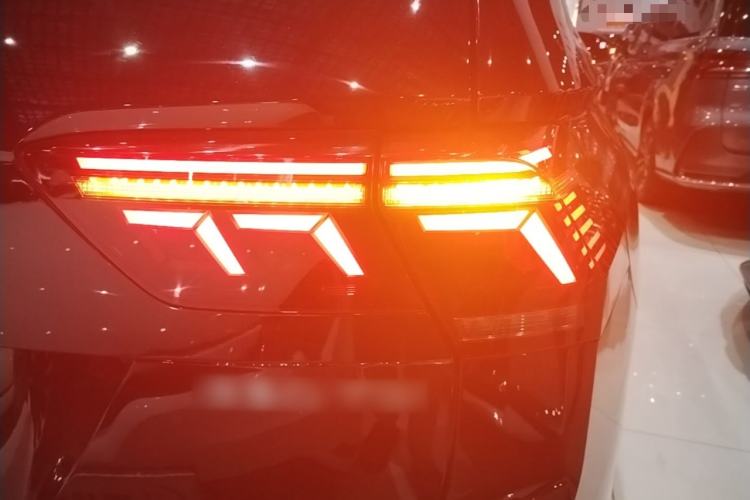 Used Volkswagen Tiguan L 2023 330TSI Automatic Two-Wheel Drive R-Line Enjoyment Edition Right Rear Taillight