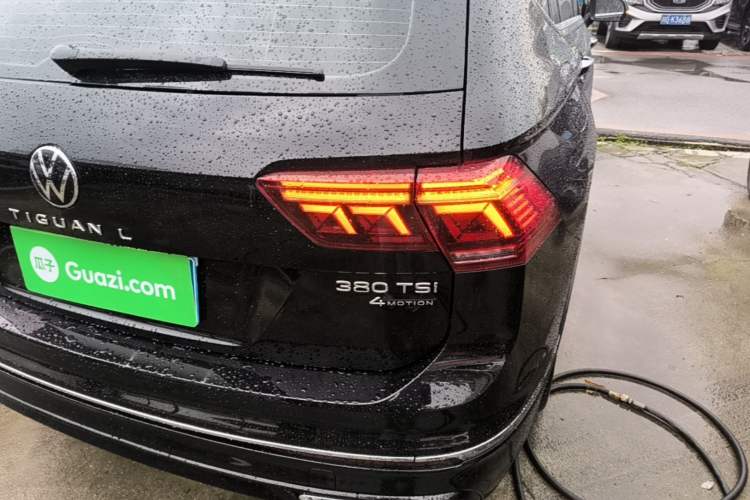 Used Volkswagen Tiguan L 2023 Facelift 380TSI Automatic All-Wheel Drive R-Line Flagship 7-Seater Right Rear Taillight