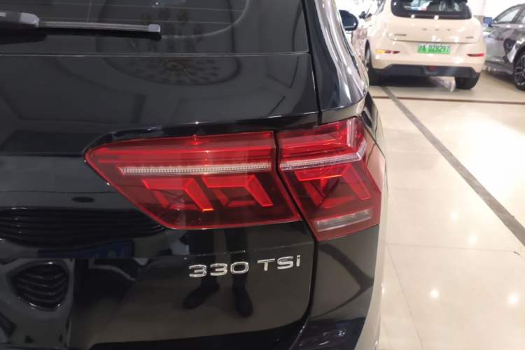 Used Volkswagen Tiguan L 2023 330TSI Automatic Two-Wheel Drive R-Line Enjoyment Edition Right Rear Taillight