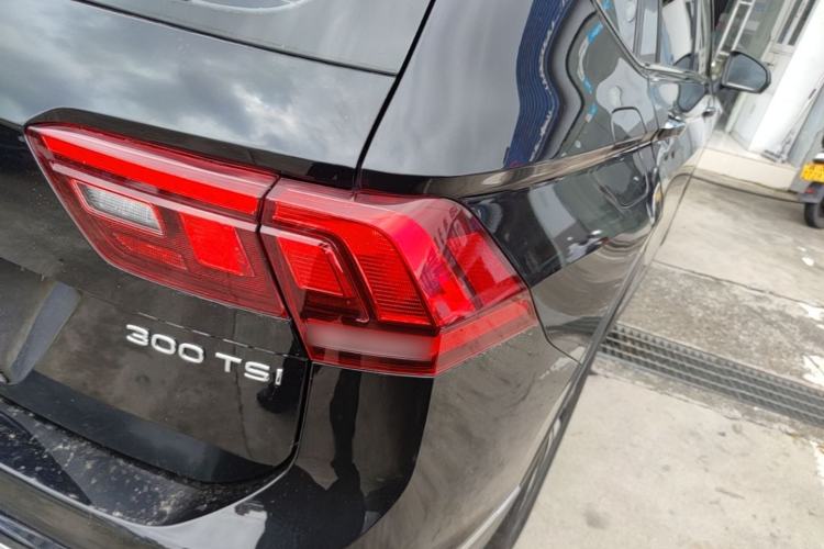 Used Volkswagen Tiguan L 2023 300TSI Automatic Two-Wheel Drive Smart Edition Right Rear Taillight