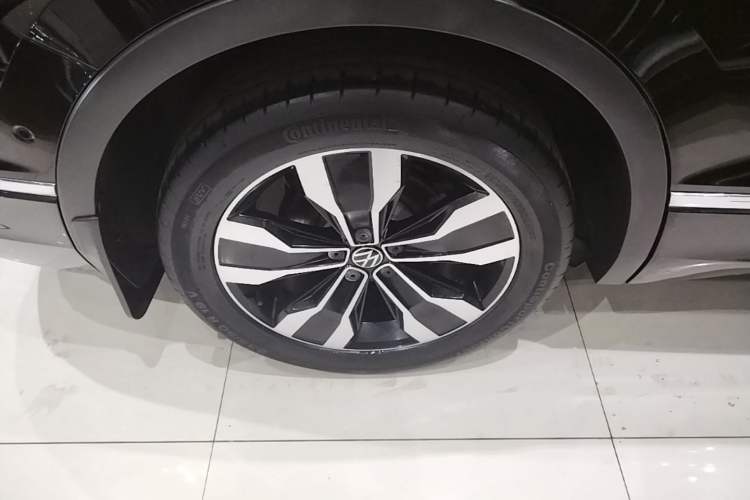 Used Volkswagen Tiguan L 2023 330TSI Automatic Two-Wheel Drive R-Line Enjoyment Edition Right Rear Wheel Hub