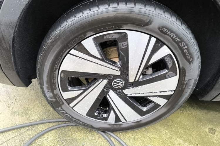 Used Volkswagen Tiguan L 2023 Facelift 380TSI Automatic All-Wheel Drive R-Line Flagship 7-Seater Right Rear Wheel Hub