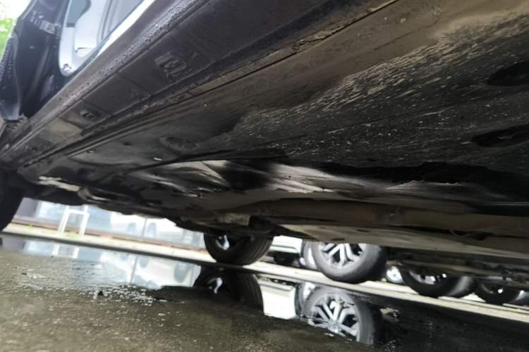 Used Volkswagen Tiguan L 2023 Facelift 380TSI Automatic All-Wheel Drive R-Line Flagship 7-Seater Right Side Sill