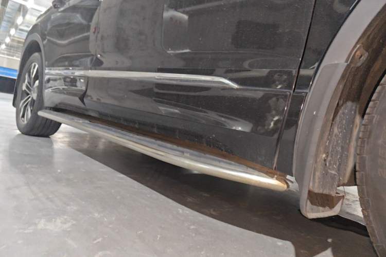 Used Volkswagen Tiguan L 2023 330TSI Automatic Two-Wheel Drive R-Line Enjoyment Edition Right Side Sill