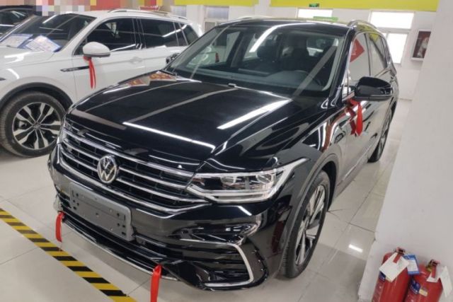 Ojetý Volkswagen Tiguan L 2023 Restyled 330TSI Automatic Two-Wheel Drive R-Line Enhanced Comfort Version