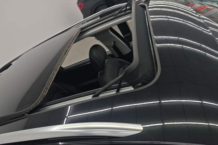 Used Volkswagen Tiguan L 2023 Revised Version 330TSI Automatic Two-Wheel Drive Smart Enjoyment Edition Roof