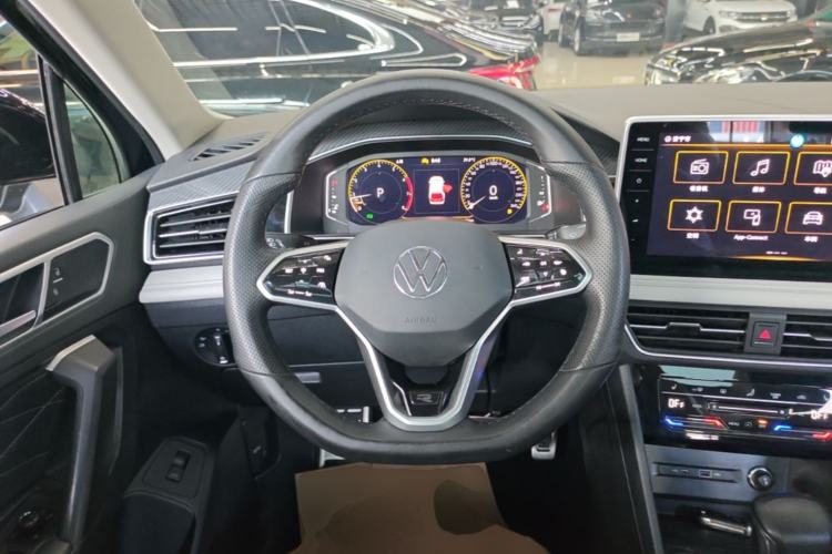 Used Volkswagen Tiguan L 2023 Restyled 330TSI Automatic Two-Wheel Drive R-Line Enhanced Comfort Version Steering Wheel