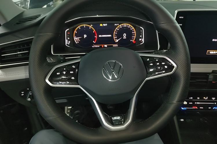 Used Volkswagen Tiguan L 2023 330TSI Automatic Two-Wheel Drive R-Line Enjoyment Edition Steering Wheel