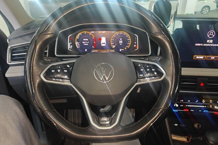 Used Volkswagen Tiguan L 2023 Restyled 330TSI Automatic Two-Wheel Drive R-Line Enhanced Comfort Version Steering Wheel
