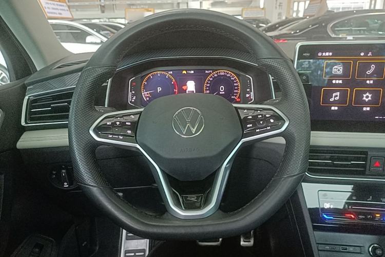Used Volkswagen Tiguan L 2023 Restyled 330TSI Automatic Two-Wheel Drive R-Line Enhanced Comfort Version Steering Wheel