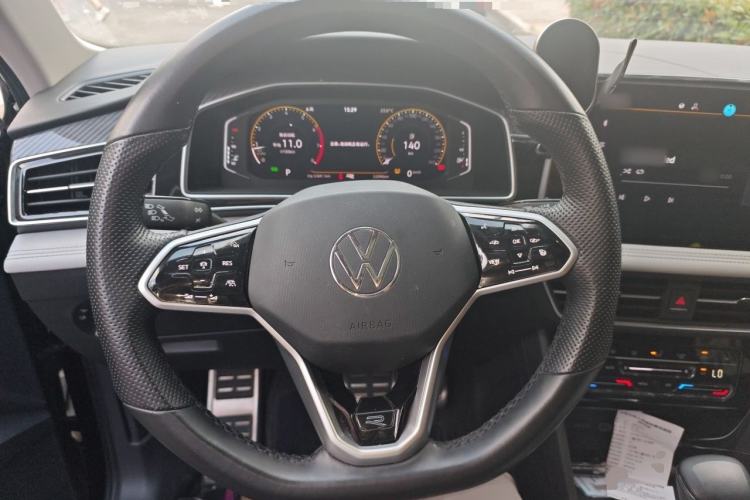 Used Volkswagen Tiguan L 2023 Restyled 330TSI Automatic Two-Wheel Drive R-Line Enhanced Comfort Version Steering Wheel