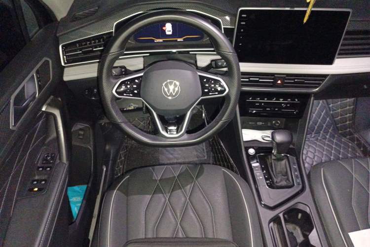 Used Volkswagen Tiguan L 2023 330TSI Automatic Two-Wheel Drive R-Line Enjoyment Edition Steering Wheel