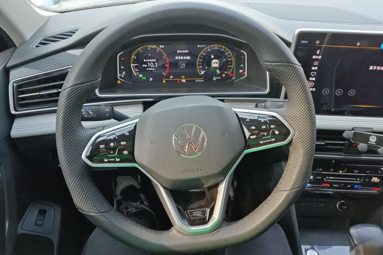 Used Volkswagen Tiguan L 2023 Restyled 330TSI Automatic Two-Wheel Drive R-Line Enhanced Comfort Version Steering Wheel