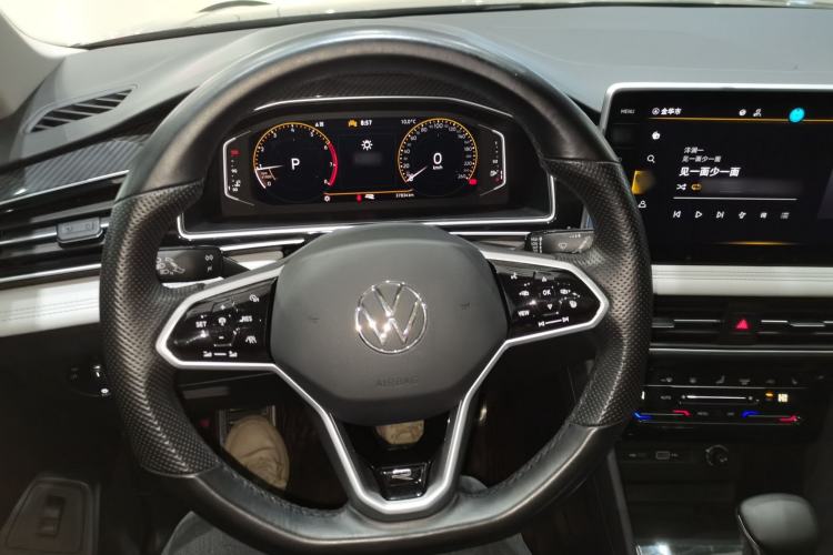Used Volkswagen Tiguan L 2023 Restyled 330TSI Automatic Two-Wheel Drive R-Line Enhanced Comfort Version Steering Wheel