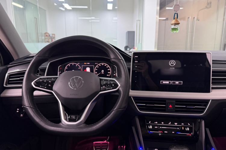 Used Volkswagen Tiguan L 2023 Restyled 330TSI Automatic Two-Wheel Drive R-Line Enhanced Comfort Version Steering Wheel