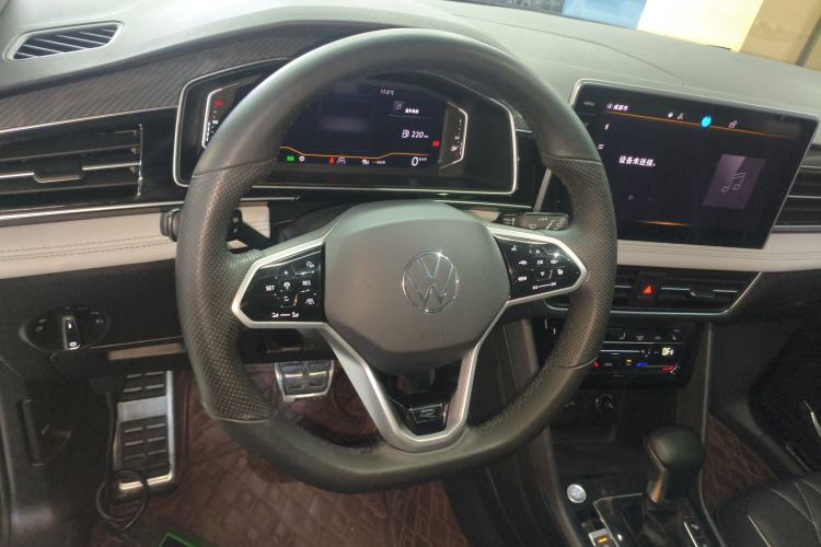 Used Volkswagen Tiguan L 2023 Restyled 330TSI Automatic Two-Wheel Drive R-Line Enhanced Comfort Version Steering Wheel