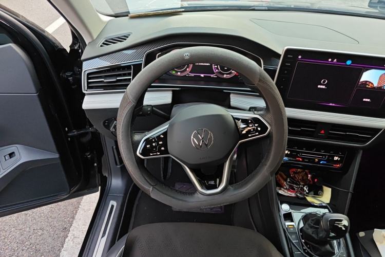 Used Volkswagen Tiguan L 2023 Restyled 330TSI Automatic Two-Wheel Drive R-Line Enhanced Comfort Version Steering Wheel