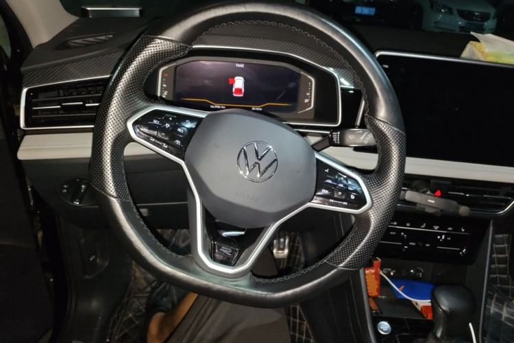 Used Volkswagen Tiguan L 2023 Restyled 330TSI Automatic Two-Wheel Drive R-Line Enhanced Comfort Version Steering Wheel