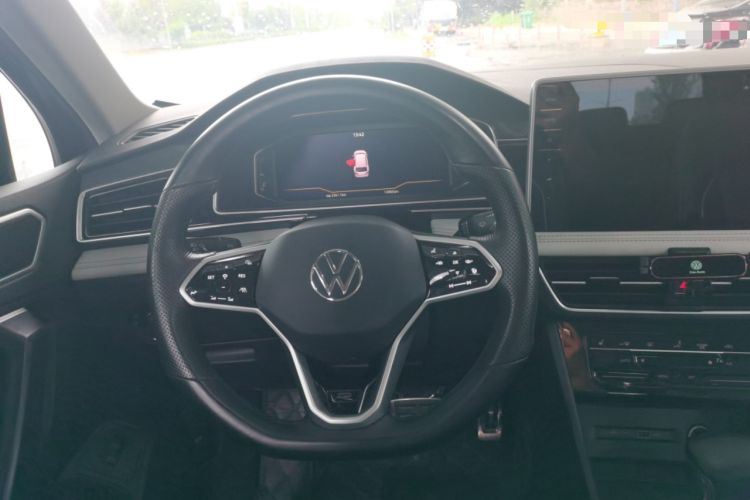 Used Volkswagen Tiguan L 2023 Restyled 330TSI Automatic Two-Wheel Drive R-Line Enhanced Comfort Version Steering Wheel