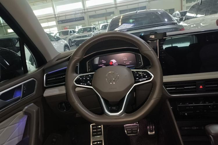 Used Volkswagen Tiguan L 2023 Restyled 330TSI Automatic Two-Wheel Drive R-Line Enhanced Comfort Version Steering Wheel