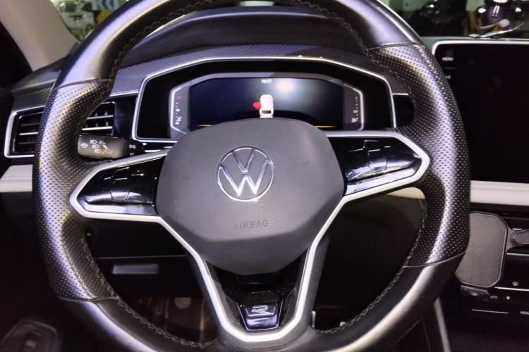 Used Volkswagen Tiguan L 2023 330TSI Automatic Two-Wheel Drive R-Line Enjoyment Edition Steering Wheel