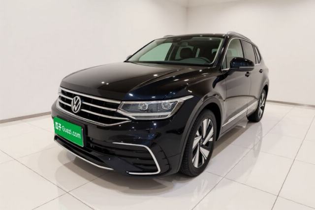 Volkswagen Tiguan L 2023 Restyled 330TSI Automatic Two-Wheel Drive R-Line Enhanced Comfort Version usado