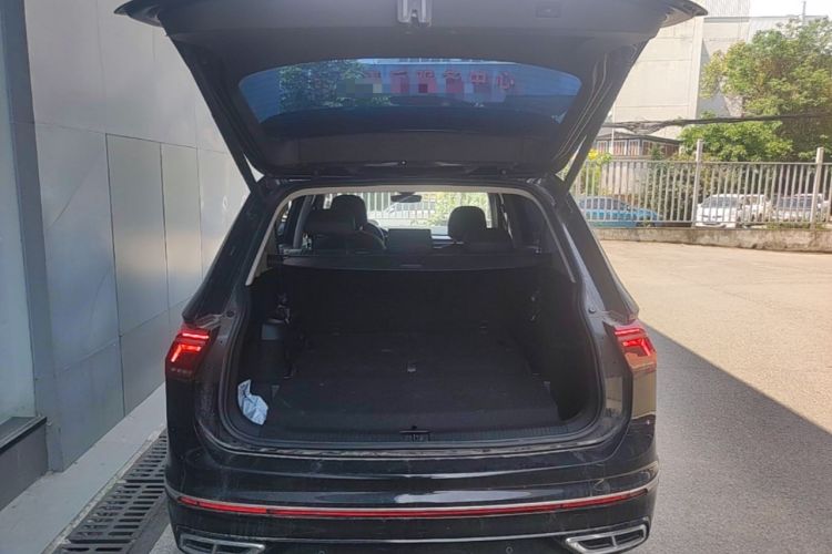 Used Volkswagen Tiguan L 2023 380TSI Automatic All-Wheel Drive R-Line Enhanced 7-Seater Trunk