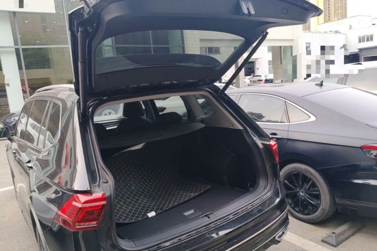 Used Volkswagen Tiguan L 2023 330TSI Automatic Two-Wheel Drive R-Line Enjoyment Edition Trunk