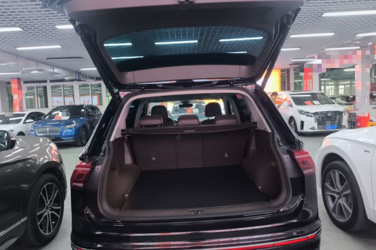 Used Volkswagen Tiguan L 2023 330TSI Automatic Two-Wheel Drive R-Line Flagship Edition Trunk