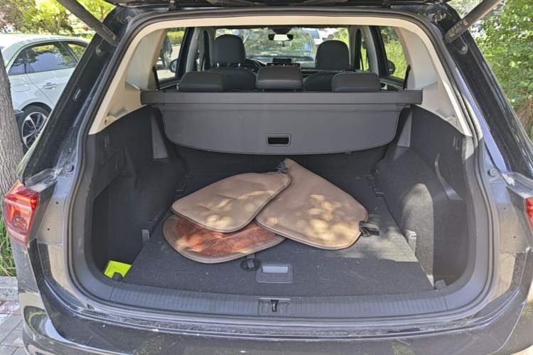 Used Volkswagen Tiguan L 2023 330TSI Automatic Two-Wheel Drive R-Line Enjoyment Edition Trunk