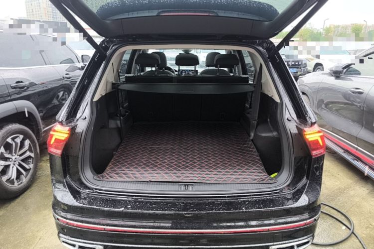 Used Volkswagen Tiguan L 2023 Facelift 380TSI Automatic All-Wheel Drive R-Line Flagship 7-Seater Trunk