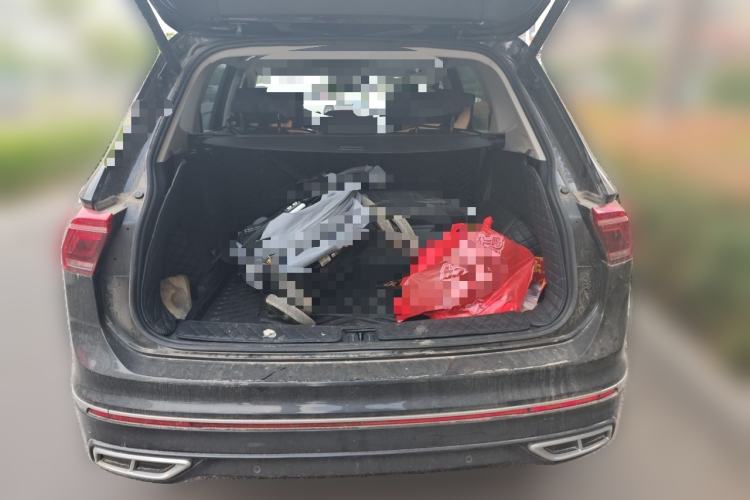 Used Volkswagen Tiguan L 2023 Restyled 330TSI Automatic Two-Wheel Drive R-Line Enhanced Comfort Version Trunk