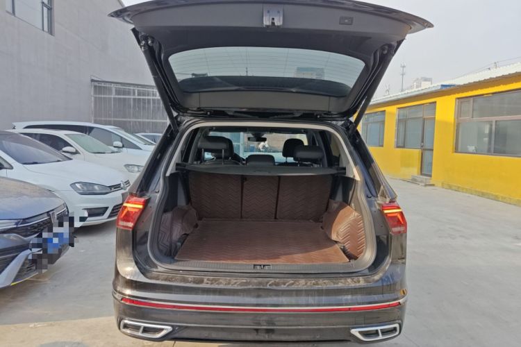 Used Volkswagen Tiguan L 2023 Restyled 330TSI Automatic Two-Wheel Drive R-Line Enhanced Comfort Version Trunk
