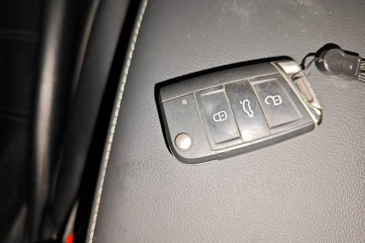 Used Volkswagen Tiguan L 2023 Revised Version 330TSI Automatic Two-Wheel Drive Smart Enjoyment Edition Vehicle Key