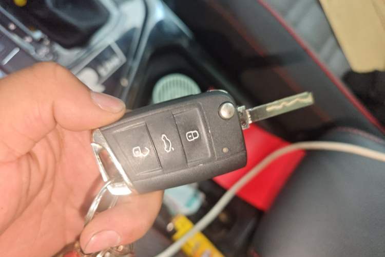 Used Volkswagen Tiguan L 2023 330TSI Automatic Two-Wheel Drive R-Line Flagship Edition Vehicle Key