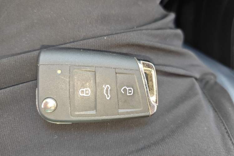 Used Volkswagen Tiguan L 2023 330TSI Automatic Two-Wheel Drive R-Line Enjoyment Edition Vehicle Key