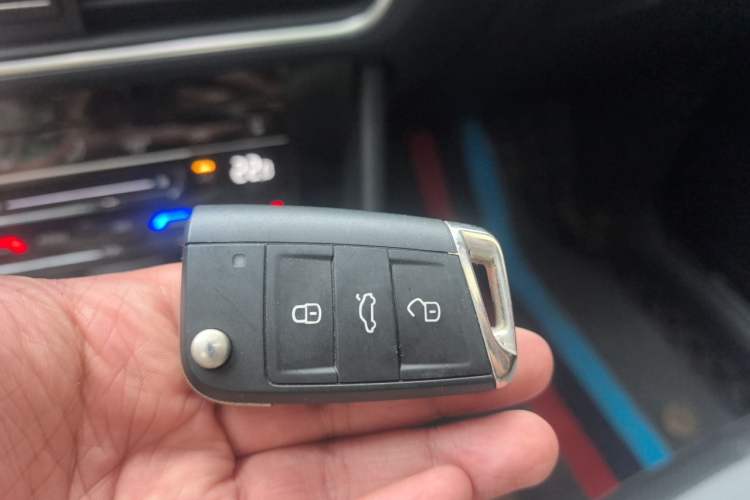 Used Volkswagen Tiguan L 2023 330TSI Automatic Two-Wheel Drive R-Line Flagship Edition Vehicle Key