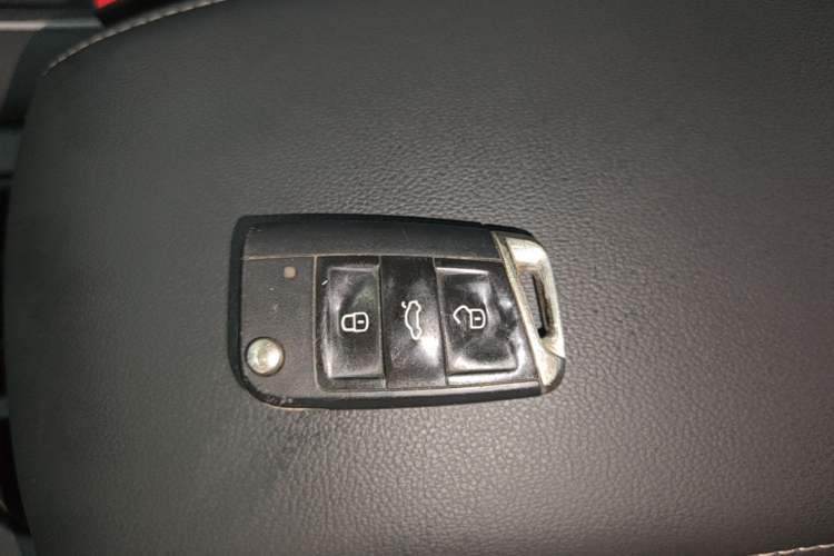 Used Volkswagen Tiguan L 2023 Restyled 330TSI Automatic Two-Wheel Drive R-Line Enhanced Comfort Version Vehicle Key