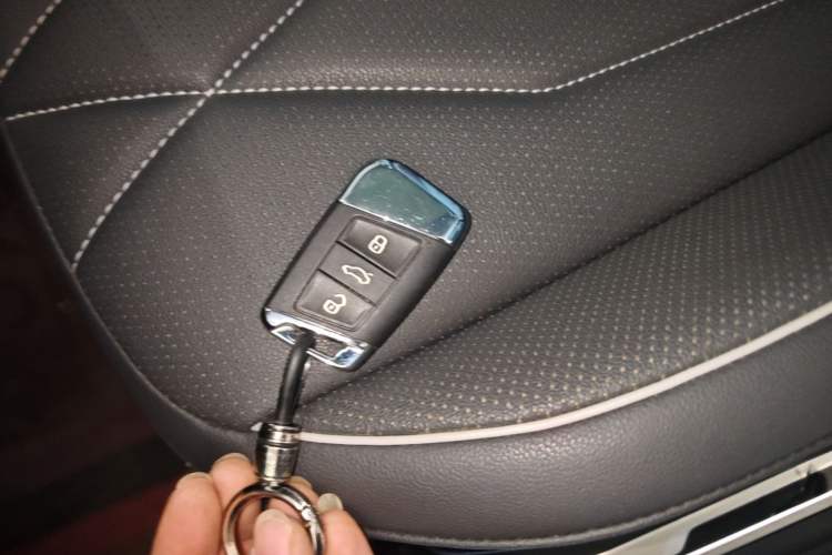 Used Volkswagen Tiguan L 2023 Restyled 330TSI Automatic Two-Wheel Drive R-Line Enhanced Comfort Version Vehicle Key