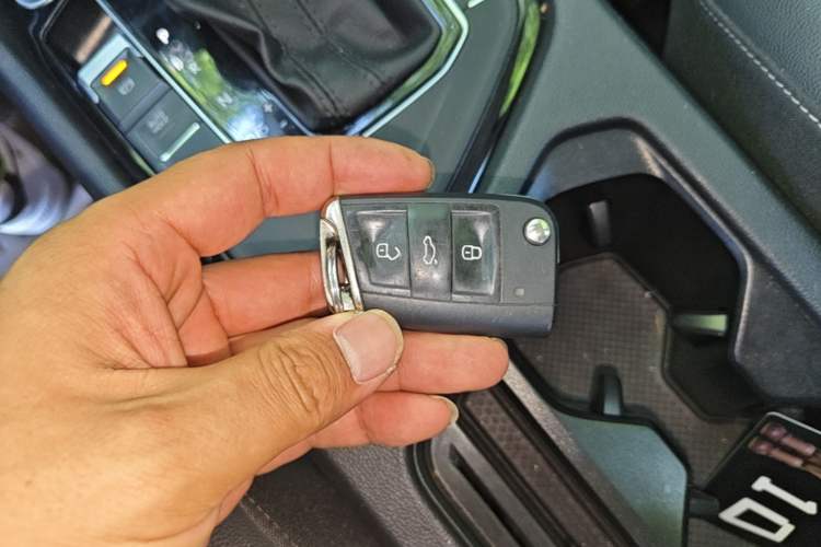Used Volkswagen Tiguan L 2023 330TSI Automatic Two-Wheel Drive R-Line Enjoyment Edition Vehicle Key