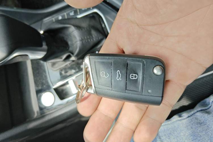 Used Volkswagen Tiguan L 2023 Restyled 330TSI Automatic Two-Wheel Drive R-Line Enhanced Comfort Version Vehicle Key