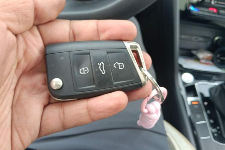 Used Volkswagen Tiguan L 2023 Restyled 330TSI Automatic Two-Wheel Drive R-Line Enhanced Comfort Version Vehicle Key