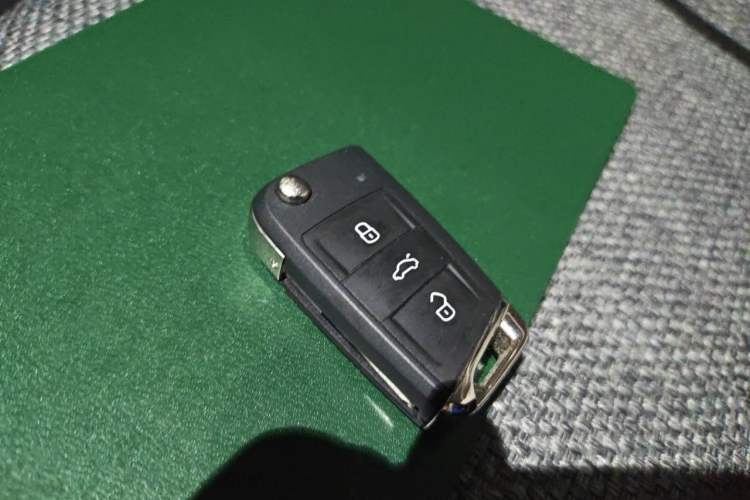 Used Volkswagen Tiguan L 2023 Restyled 330TSI Automatic Two-Wheel Drive R-Line Enhanced Comfort Version Vehicle Key