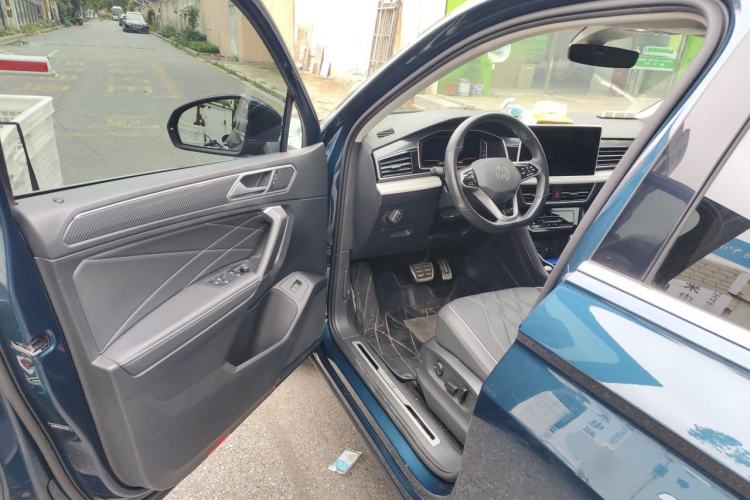 Used Volkswagen Tiguan L 2023 330TSI Automatic Two-Wheel Drive R-Line Enjoyment Edition Driver Seat