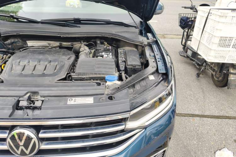 Used Volkswagen Tiguan L 2023 330TSI Automatic Two-Wheel Drive R-Line Enjoyment Edition Engine Bay Left