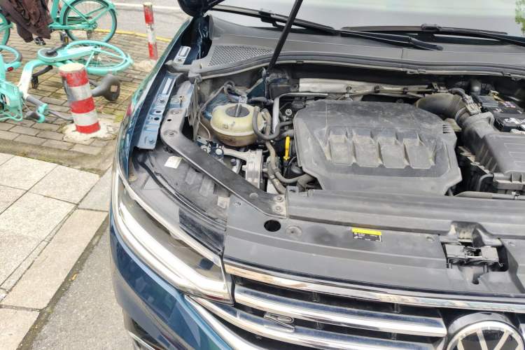 Used Volkswagen Tiguan L 2023 330TSI Automatic Two-Wheel Drive R-Line Enjoyment Edition Engine Bay Right