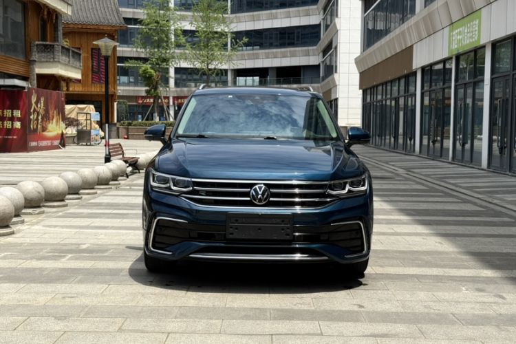 Used Volkswagen Tiguan L 2023 380TSI Automatic All-Wheel Drive R-Line Flagship 7-Seater Exterior 5
