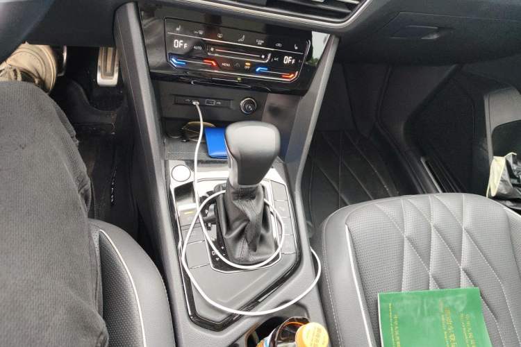 Used Volkswagen Tiguan L 2023 330TSI Automatic Two-Wheel Drive R-Line Enjoyment Edition Gear Lever