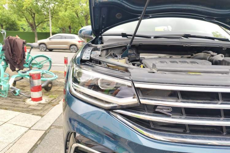 Used Volkswagen Tiguan L 2023 330TSI Automatic Two-Wheel Drive R-Line Enjoyment Edition Right Front Headlight