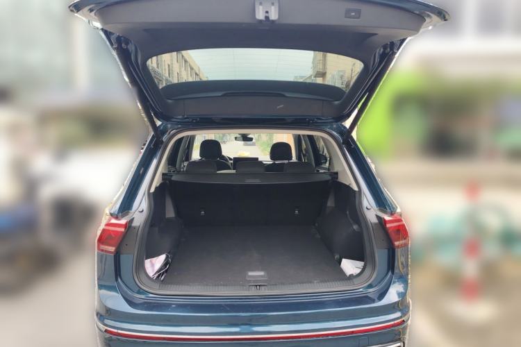 Used Volkswagen Tiguan L 2023 330TSI Automatic Two-Wheel Drive R-Line Enjoyment Edition Trunk